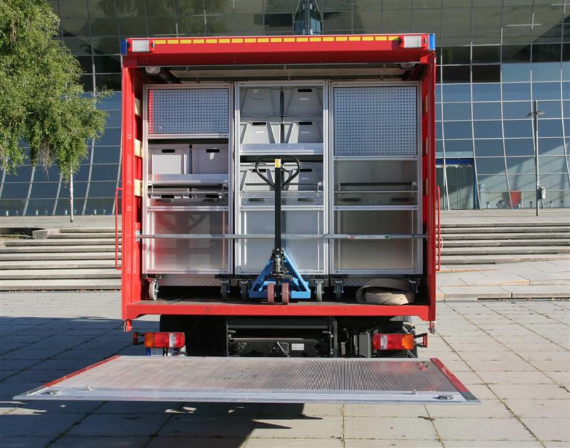 Gerätewagen Logistik Ladebordwand offen